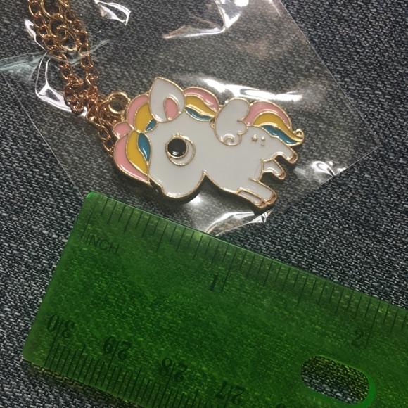 (A2) Pony Necklace - Picture 3 of 5